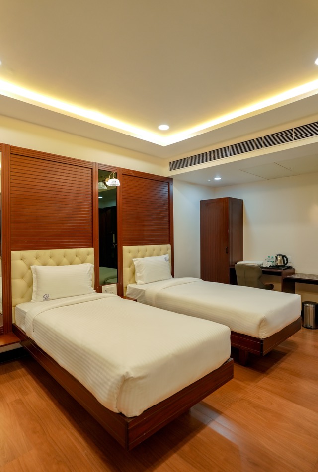 Twin room with two single beds